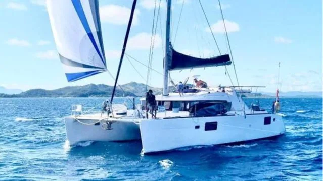Vape — 44ft Lagoon