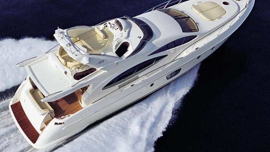 Revolution — 68ft Azimut