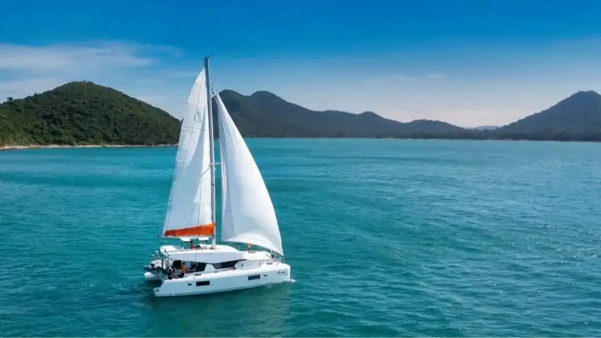 Monroe — 42ft Lagoon
