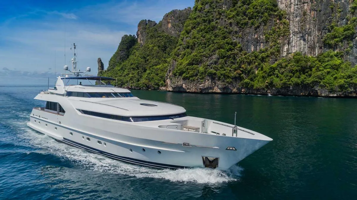 Piano — 112ft Heesen