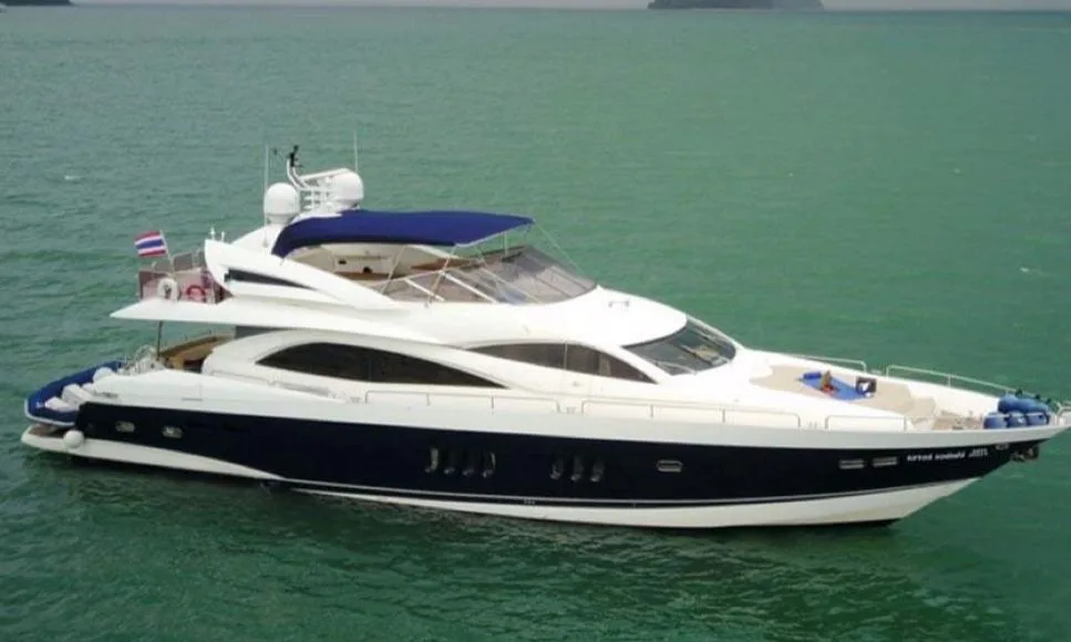 DeLuxe — 90ft Sunseeker