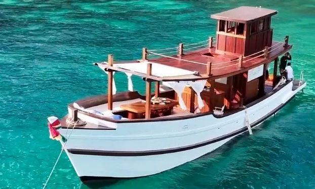 Homage — 49ft Custom Build